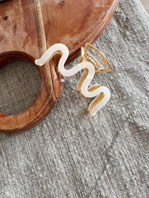 Wavy Gold Claw Clip - Hair Accessory - Kitten Claws Clips